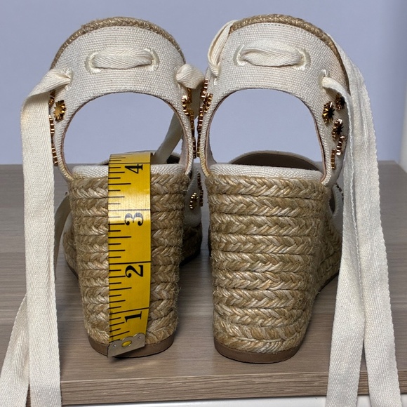 Stuart Weitzman Cream and Gold Espadrilles - Picture 4 of 6